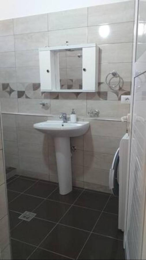 סרנדה Vasili Sunstay Apartments מראה חיצוני תמונה