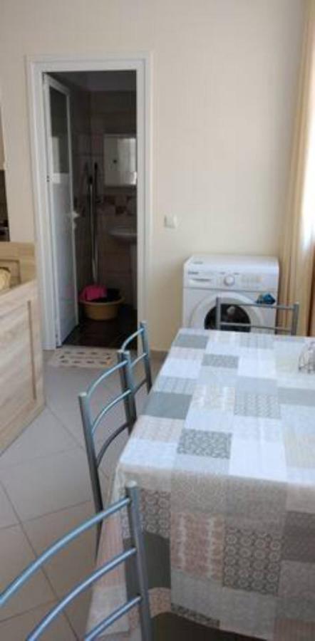 סרנדה Vasili Sunstay Apartments מראה חיצוני תמונה