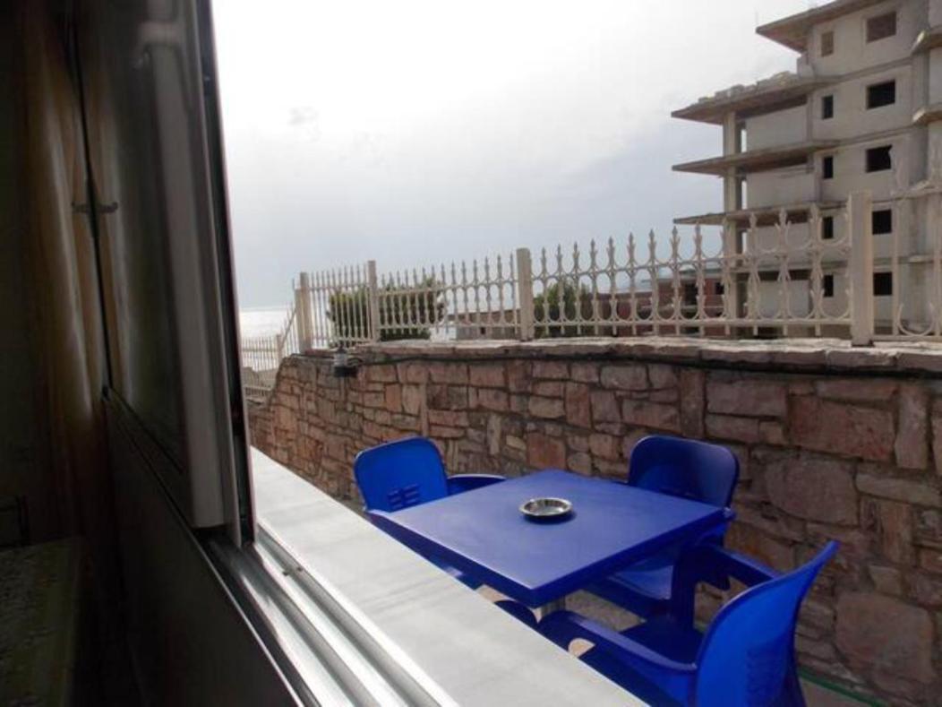 סרנדה Vasili Sunstay Apartments מראה חיצוני תמונה