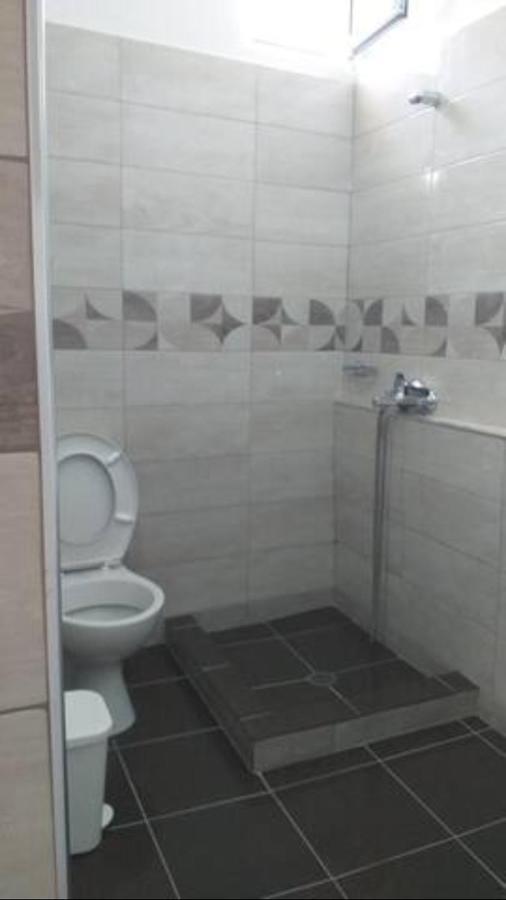 סרנדה Vasili Sunstay Apartments מראה חיצוני תמונה