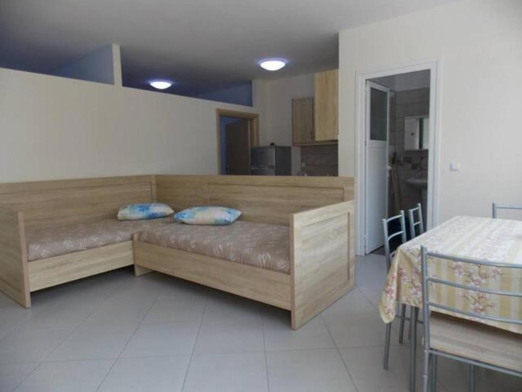 סרנדה Vasili Sunstay Apartments מראה חיצוני תמונה