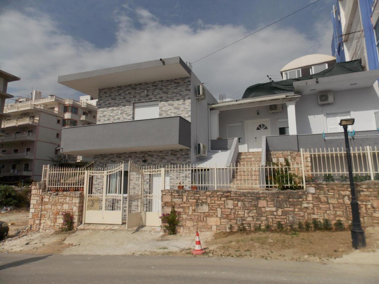 סרנדה Vasili Sunstay Apartments מראה חיצוני תמונה